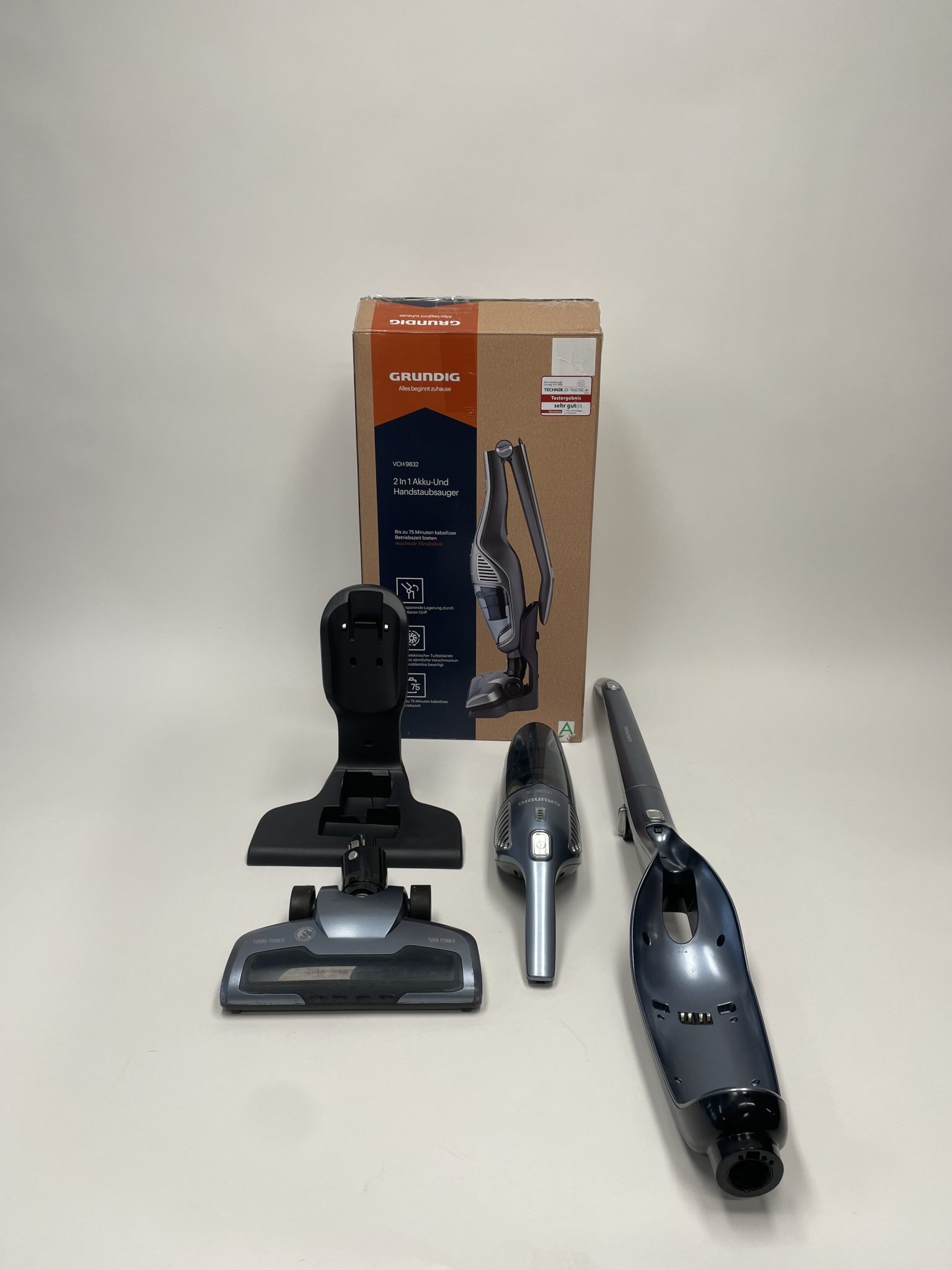Grundig VCH 9832 belaidis dulkių siurblys 2-in-1, 120 W