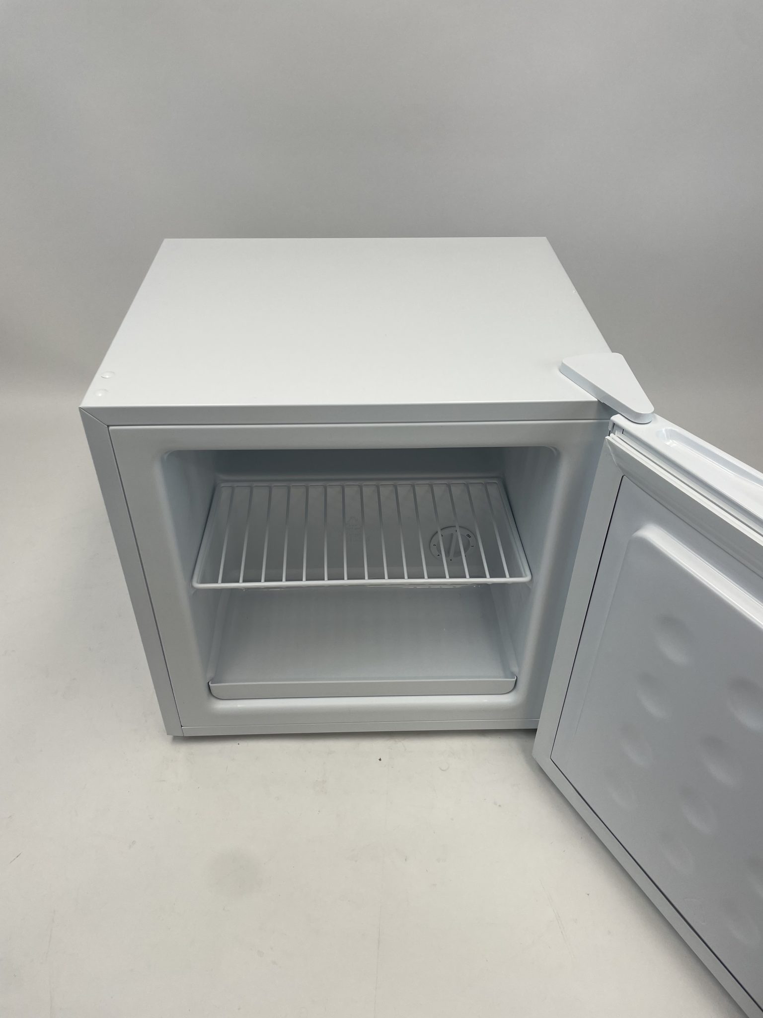 COMFEE mini šaldiklis, 31 l