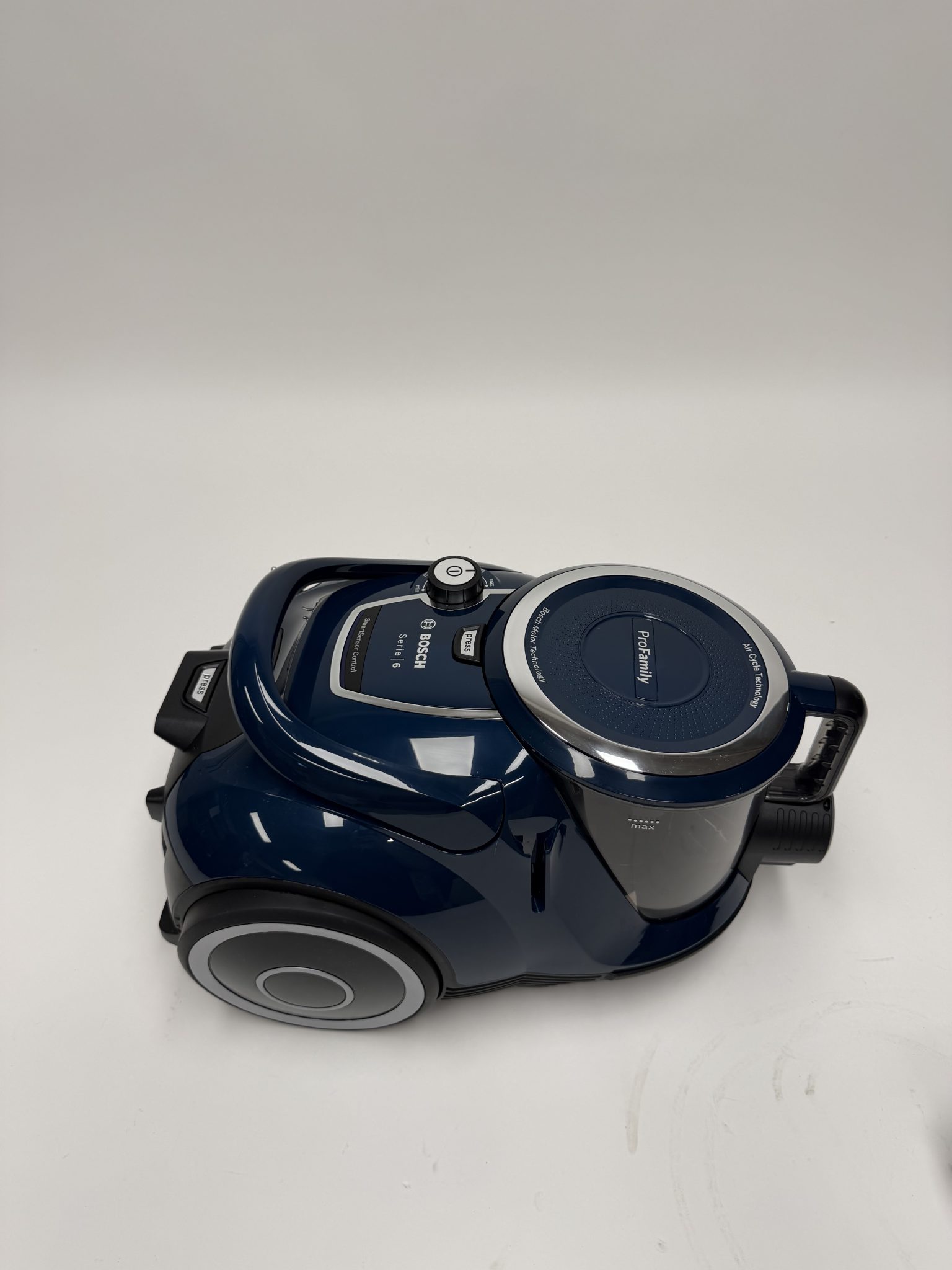 Bosch Series 6 dulkių siurblys