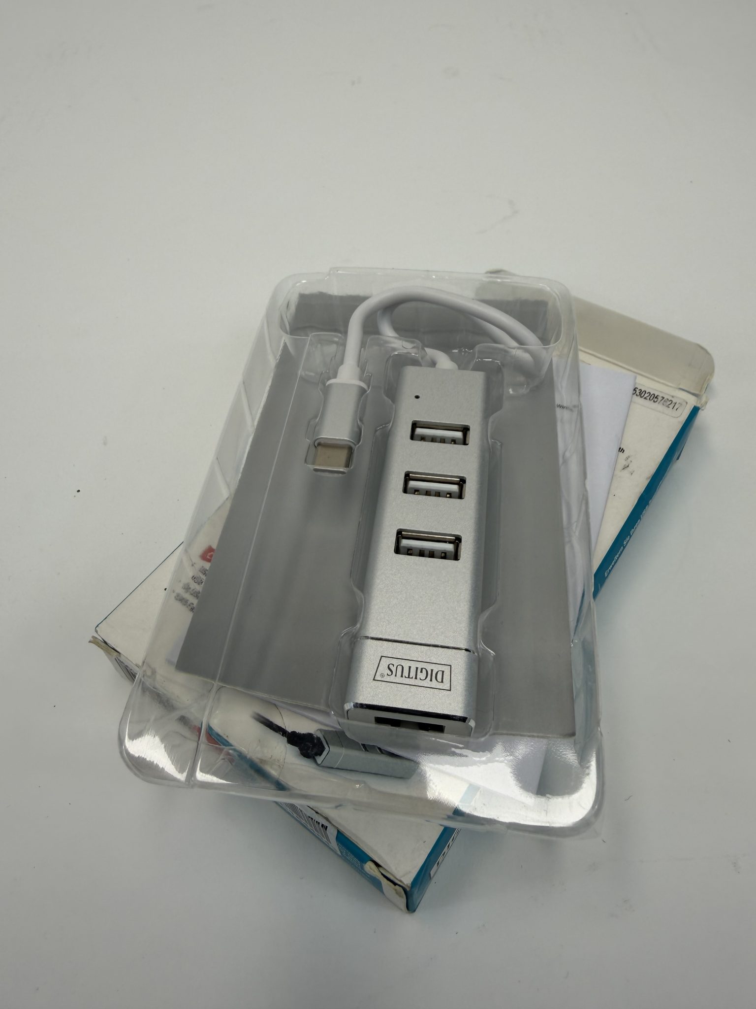 Digitus USB-C šakotuvas su LAN adapteriu